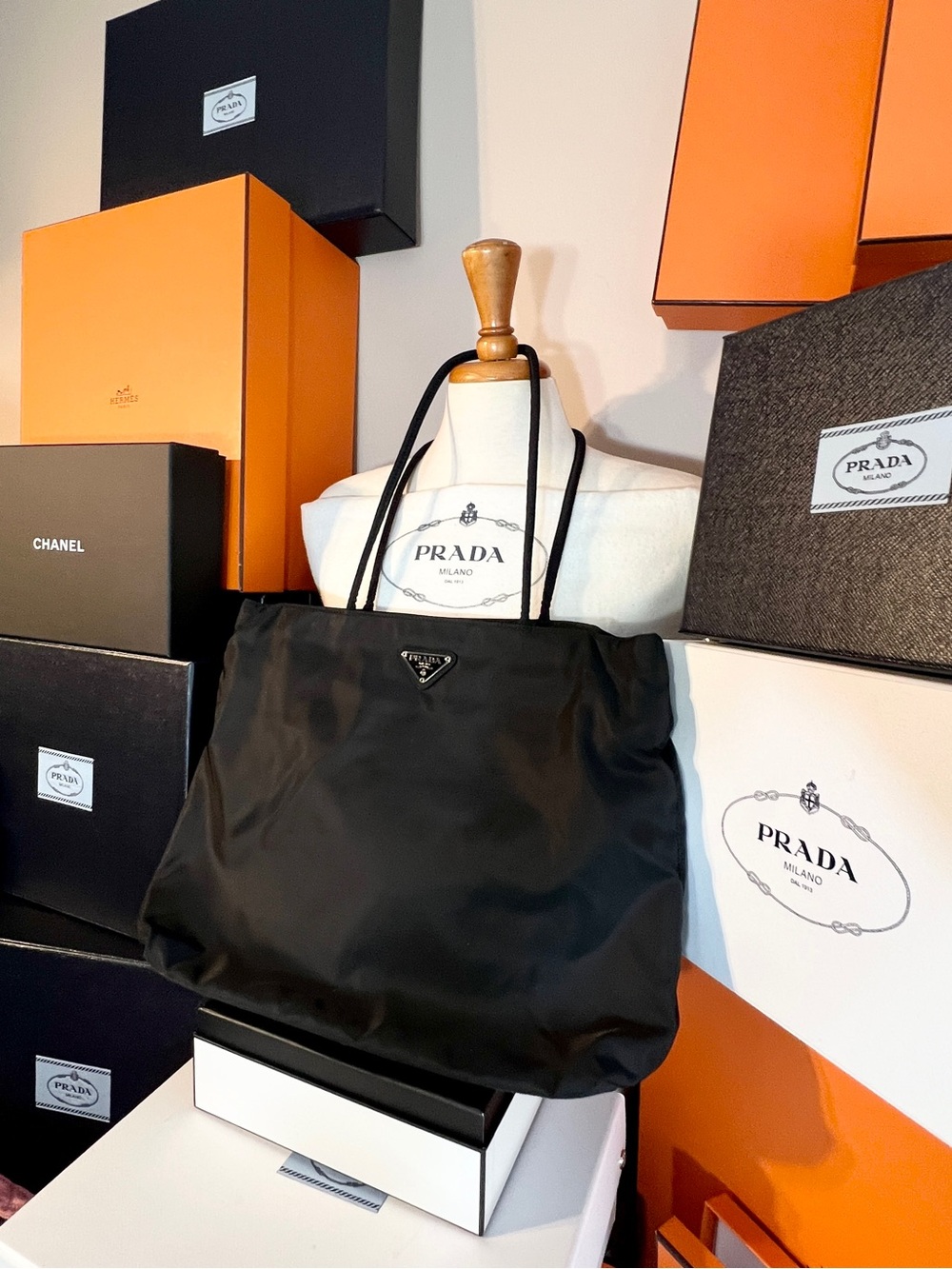 Prada⭐️Black Nylon Tote 4 pockets/2 zipper pockets!. LIKE NEW! Price Firm - Picture 9 of 12